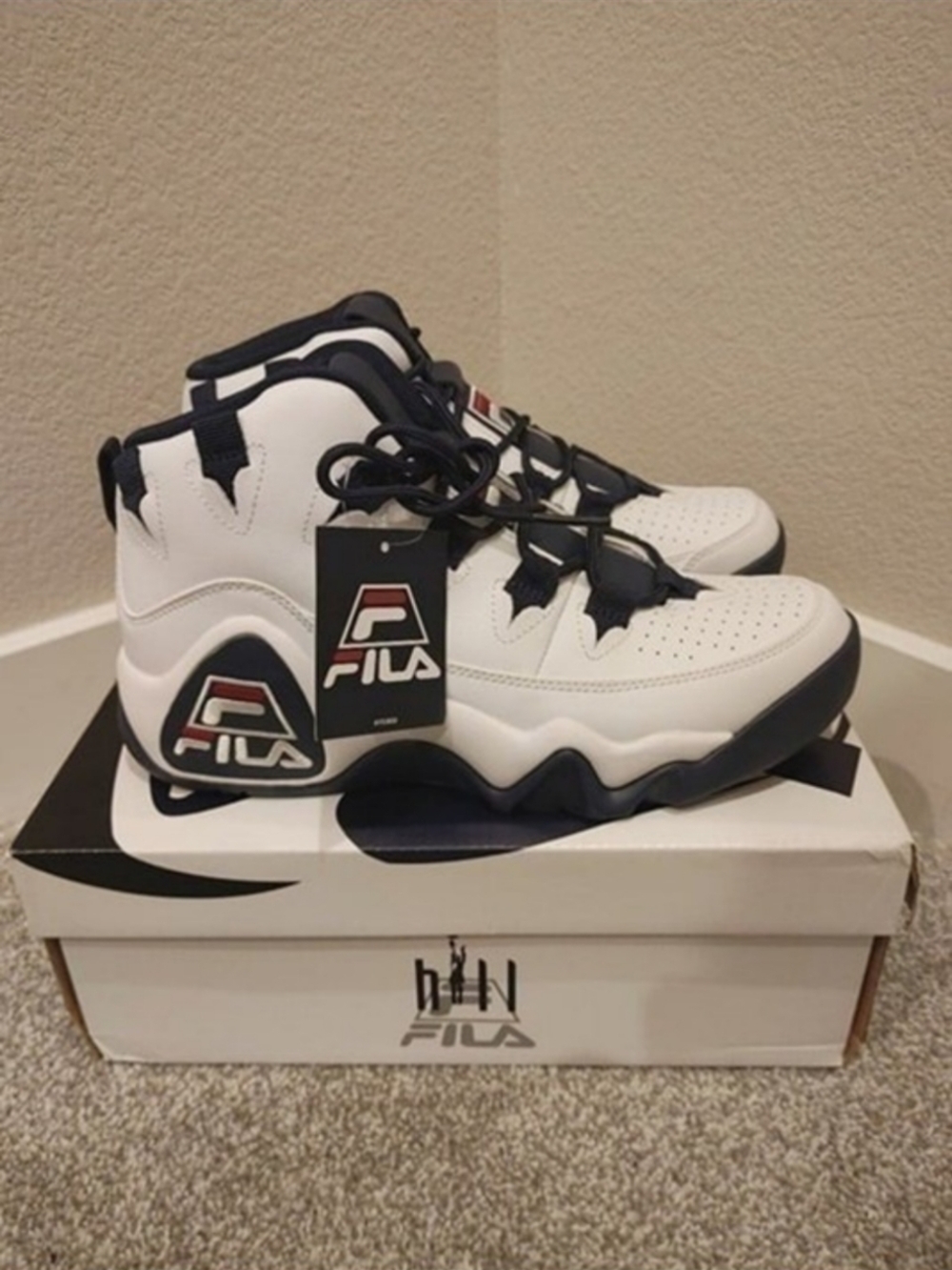 FILA GRANT HILL 1  WHITE,RED,BLUE WOMEN'S  SHOES  NEW!